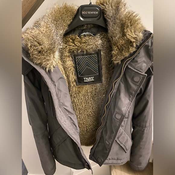 Aritzia winter coat XS grey with faux fur lining - Picture 1 of 3